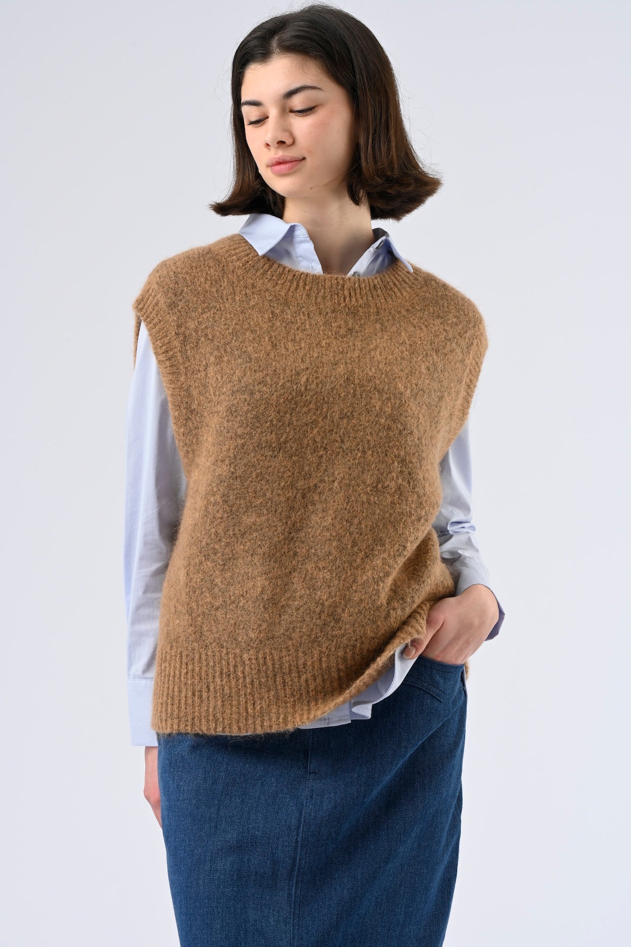 French designer knitwear vest in relaxed fit hazelnut brown