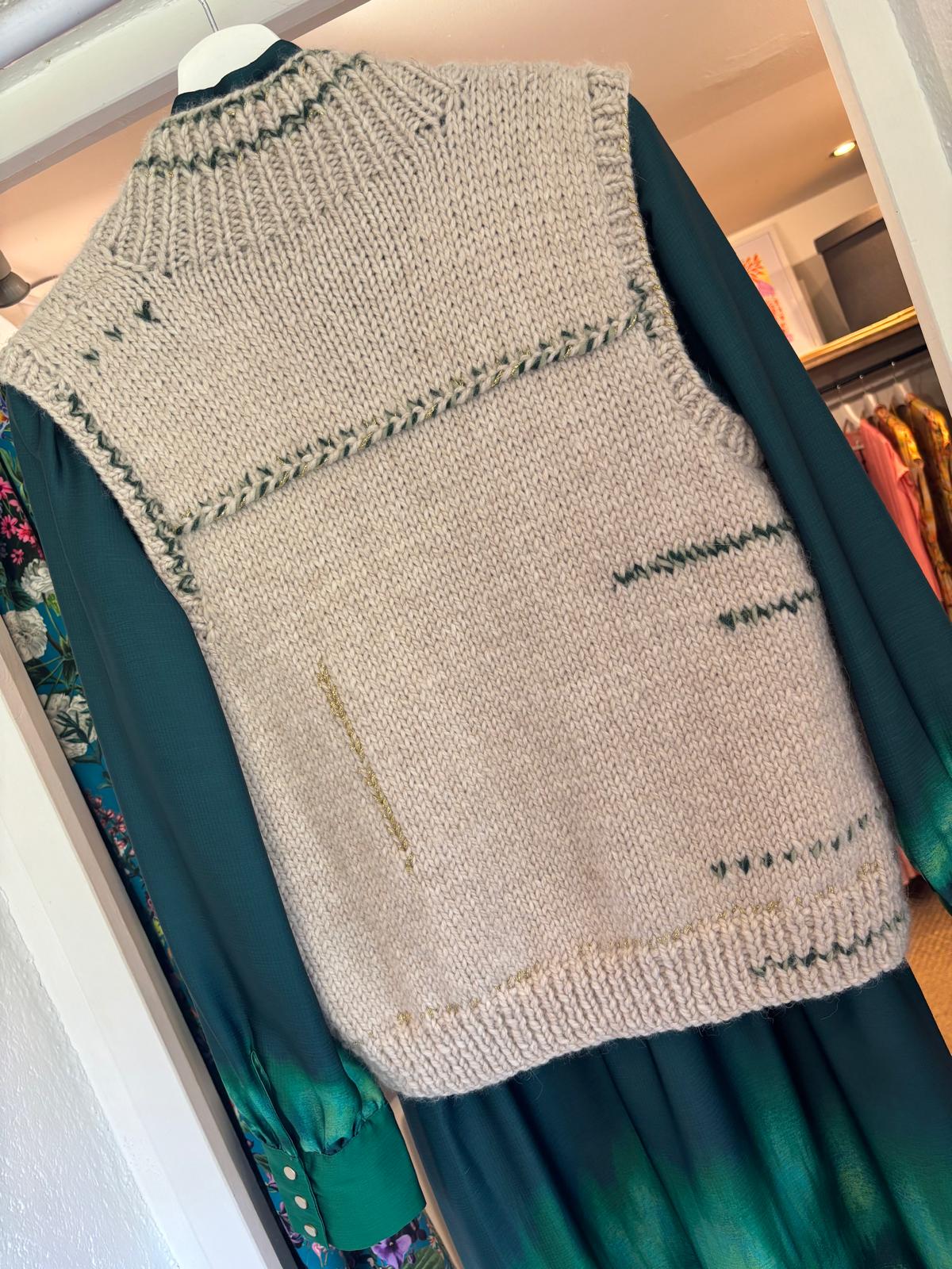 Quito Sleeveless Cardigan