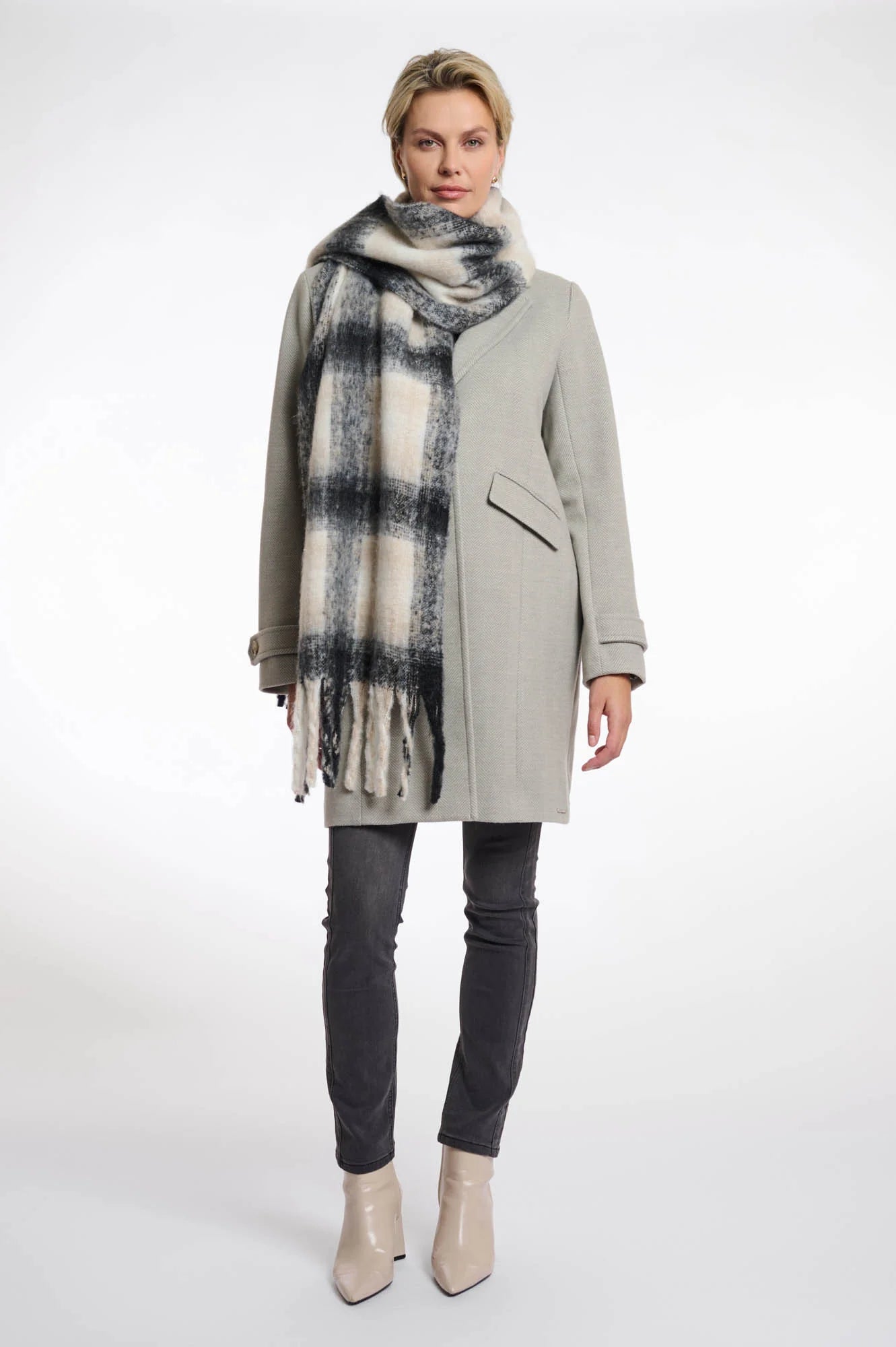 Rino and Pelle Hipke scarf in black and white check