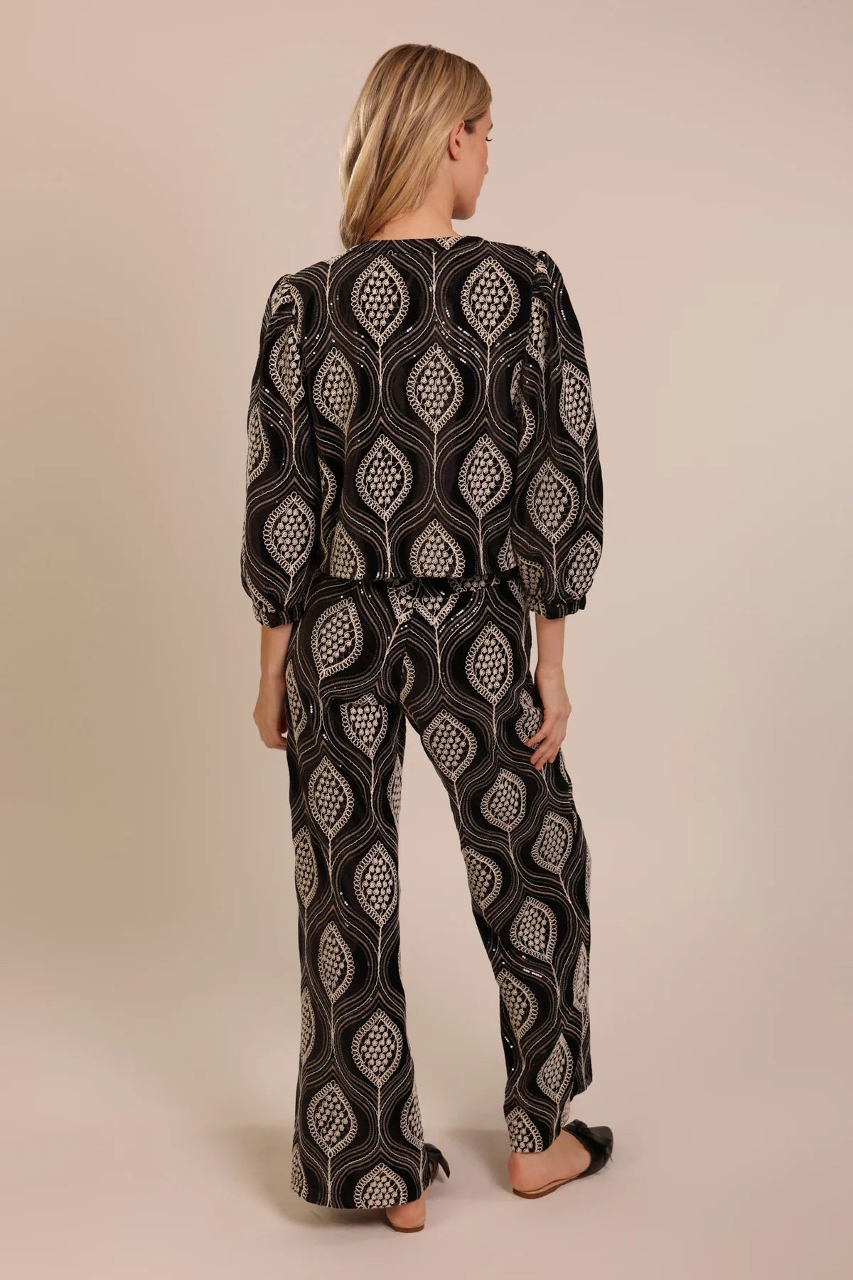 Women’s statement cotton jacket with embroidery