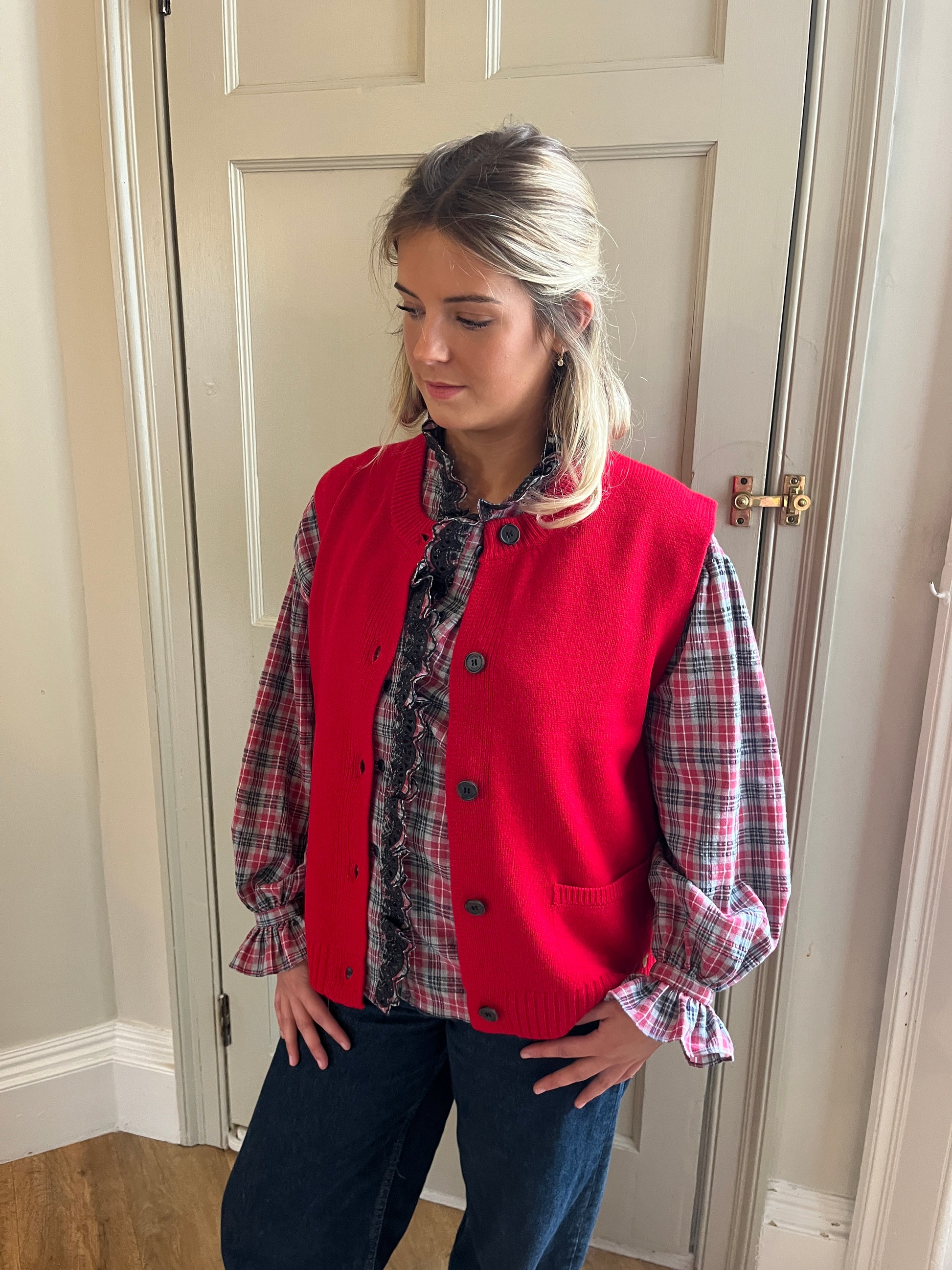 Orfeo Red Sleeveless Vest – Buttoned Wool Layering Piece